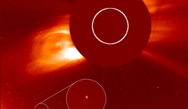This image, taken by the LASCO C2 camera on SOHO, shows comet C/2020 X3 in the bottom left-hand corner. Image credit: NASA / ESA / SOHO.