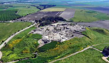 Aerial view of Tel Megiddo in northern Israel. Image credit: Avram Graicer / CC BY-SA 3.0.