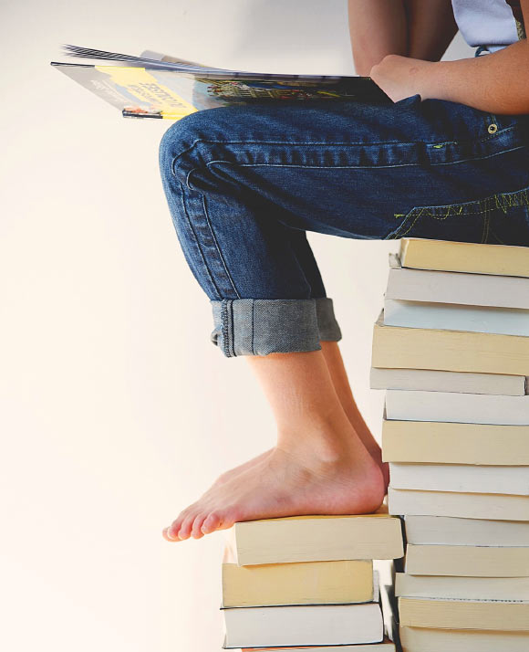 Rewards are often uncertain and infrequent, but learning may nevertheless have the potential to boost happiness. Image credit: Pexels.