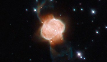 This Hubble image shows the bipolar planetary nebula M1-63. Image credit: NASA / ESA / Hubble / L. Stanghellini.