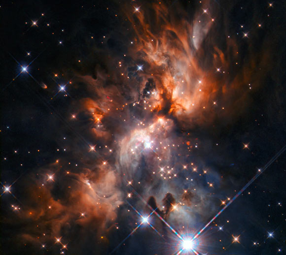This Hubble image shows AFGL 5180, a stellar nursery located in the constellation of Gemini. Image credit: NASA / ESA / Hubble / J.C. Tan, Chalmers University & University of Virginia / R. Fedriani, Chalmers University / Judy Schmidt, www.geckzilla.com.