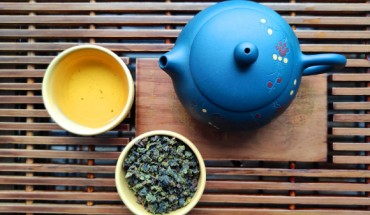 An activation of the vascular and neuronal KCNQ5 potassium channel contributes significantly to vasodilation by both green and black tea; the tea polyphenols ECG and EGCG are major contributors to this effect, via hyperpolarization of the voltage dependence of KCNQ5 activation; ECG and EGCG or optimized derivatives of these compounds are candidates for future anti-hypertensive drug development. Image credit: Sci-News.com.