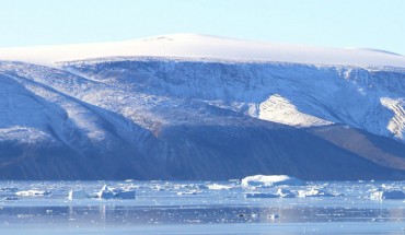Understanding the history of the Greenland Ice Sheet is critical for predicting its response to future climate warming and contribution to sea-level rise. Image credit: Rolf Johansson.
