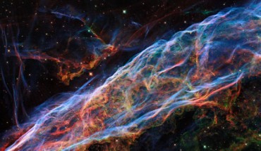 This Hubble image shows a small portion of the Veil Nebula, which is located 2,400 light-years away in the constellation of Cygnus. Image credit: NASA / ESA / Hubble / Z. Levay.