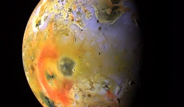 This global view of Io was obtained in January 1999 by NASA’s Galileo spacecraft. Image credit: NASA / JPL / University of Arizona.