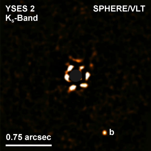 A direct image of the massive exoplanet YSES 2b and its host star. Image credit: ESO / SPHERE / VLT / Bohn et al.