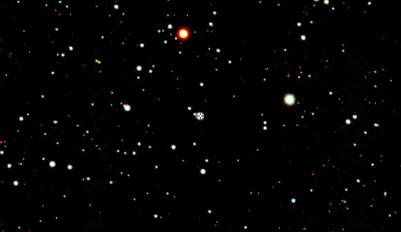 The red giant star SMSS J200322.54-114203.3 (center) in the south-eastern corner of the constellation of Aquila, close to the border with Capricornus and Sagittarius. Image credit: Da Costa / SkyMapper.