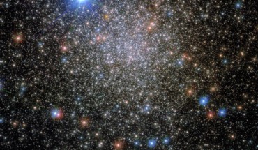 This Hubble image shows NGC 6380, a globular cluster some 35,500 light-years away in the constellation of Scorpius. The very bright star at the top of the image is HD 159073, which is only around 4,000 light-years from Earth. The color image was made from separate exposures taken in the visible and near-infrared regions of the spectrum with Hubble’s Wide Field Camera 3 (WFC3). Three filters were used to sample various wavelengths. The color results from assigning different hues to each monochromatic image associated with an individual filter. Image credit: NASA / ESA / Hubble / E. Noyola.