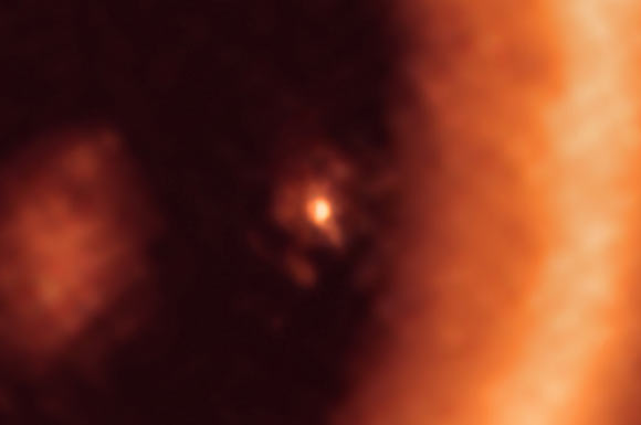 This ALMA image shows a close-up view on the circumplanetary disk surrounding PDS 70c. Image credit: ALMA / ESO / NAOJ / NRAO / Benisty et al.