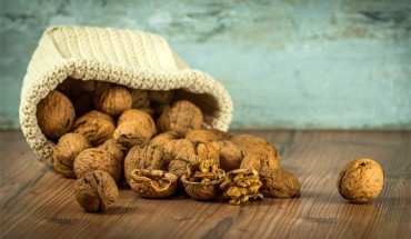 Regular walnut consumption may be a useful part of a multicomponent dietary intervention or dietary pattern to lower atherogenic lipids and improve CVD risk. Image credit: Lubos Houska.