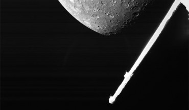 The Mercury Transfer Module’s Monitoring Camera 2 captured this image at 23:44:12 UTC, when the spacecraft was about 2,418 km from Mercury. Image credit: ESA / BepiColombo / MTM / CC BY-SA 3.0 IGO.