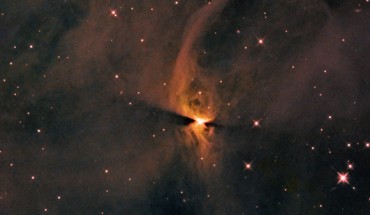 This Hubble image shows a protostar called J1672835.29-763111.64. Image credit: NASA / ESA / Hubble / T. Megeath, University of Toledo / K. Stapelfeldt, NASA’s Jet Propulsion Laboratory / Gladys Kober, NASA / Catholic University of America.