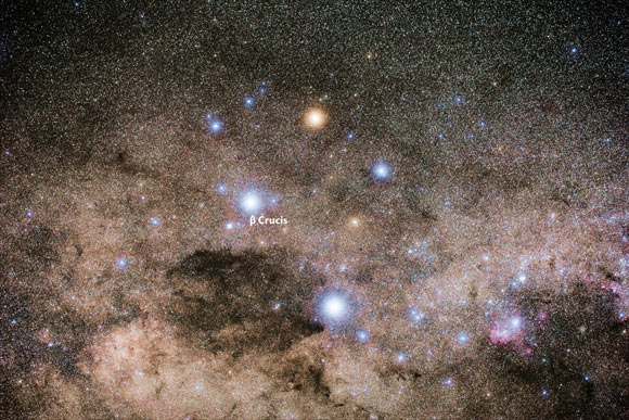 Beta Crucis. Image credit: Naskies at en.wikipedia / CC BY-SA 3.0.