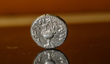 The 2,000-year-old silver shekel. Image credit: Israel Antiquities Authority.