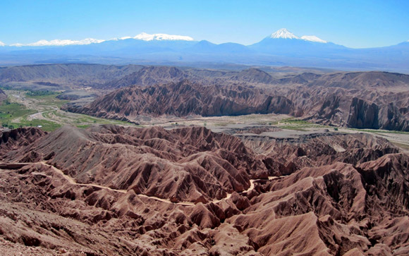 A valley in the Atacama Desert in Chile. Image credit: S. McMurtrey / CC BY-SA 4.0.