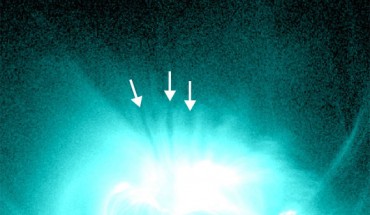 This image shows several supra-arcade downflows occurring in a solar flare; the downflows appear directly above the bright flare arcade; this solar flare occurred on June 18, 2015. Image credit: SDO / NASA.