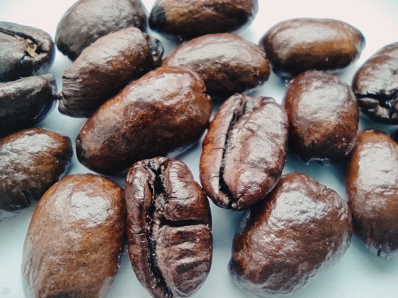 Higher coffee intake is associated with a lower risk of incident acute kidney injury and could present an opportunity for cardiorenal protection through diet. Image credit: Sci-News.com.