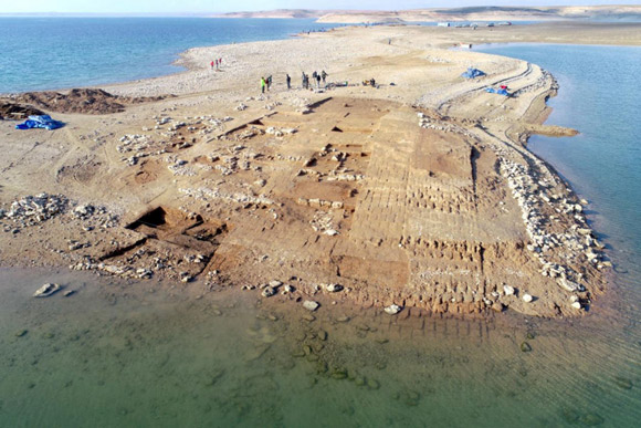 Aerial view of the excavations at the site of Kemune in the Kurdistan region of Iraq. Image credit: Universities of Freiburg and Tübingen, KAO.