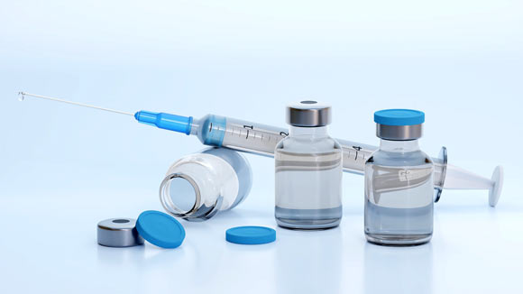 Bukhbinder et al. found that in adults aged 65 and older without dementia, mild cognitive impairment, or encephalopathy, patients who received at least one influenza vaccine were 40% less likely than their non-vaccinated peers to develop incident Alzheimer’s disease during the four-year follow-up period. Image credit: MasterTux.