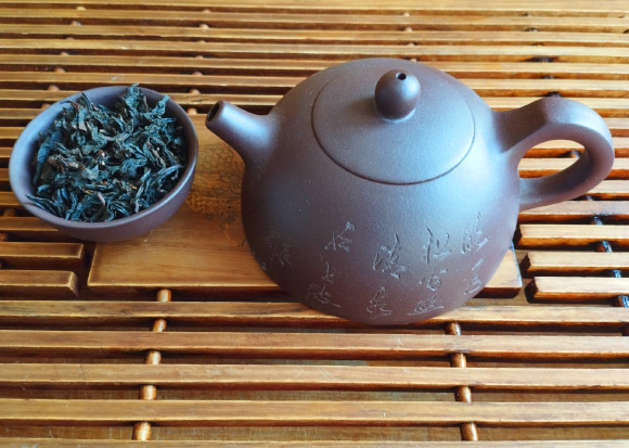 Drinking tea may be associated with a moderately lower mortality risk. Image credit: Sci.News.