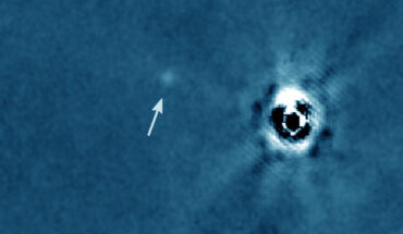 The newly-discovered lensed star in the Abell 2744 galaxy-cluster field. Image credit: Chen et al., arXiv: 2207.11658.