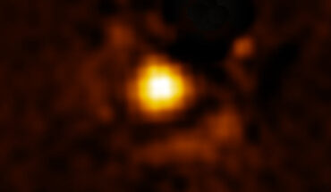 This Webb/MIRI image shows the super-Jupiter exoplanet HIP 65426b. Image credit: NASA / ESA / CSA / Webb / A. Carter, University of California, Santa Cruz / ERS 1386 team / A. Pagan, STScI / DSS.