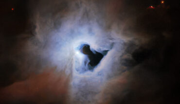 This Hubble image shows NGC 1999, a reflection nebula some 1,350 light-years away in the constellation of Orion. The image also contains data from the OmegaCAM instrument on ESO’s VLT Survey Telescope. Image credit: NASA / ESA / Hubble / ESO / K. Noll.