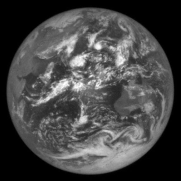 Lucy captured this image of the Earth on October 15, 2022, as a part of an instrument calibration sequence at a distance of 620,000 km (380,000 miles). Image credit: NASA / NASA’s Goddard Space Flight Center / SwRI / JHU-APL / Tod R. Lauer, NOIRLab.