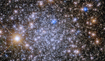 This Hubble image shows the 12-billion-year-old globular cluster Pismis 26. Imag credit: NASA / ESA / R. Cohen, Rutgers the State University of New Jersey / Gladys Kober, NASA / Catholic University of America.