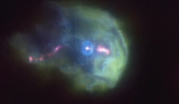 This image, captured by the Multi Unit Spectroscopic Explorer (MUSE) instrument on ESO’s Very Large Telescope (VLT), shows the young stellar object 244-440 in the Orion Nebula. Image credit: Kirwan et al. / ESO.
