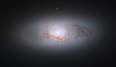 This Hubble image shows NGC 3489, a lenticular galaxy located 30 million light-years away in the constellation of Leo. Image credit: NASA / ESA / P. Erwin, Max-Planck-Institut fur extraterrestrische Physik / L. Ho, Peking University / S. Kaviraj, University of Hertfordshire / Gladys Kober, NASA & Catholic University of America.