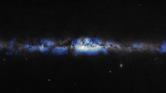 An artist’s composition of the Milky Way seen through a neutrino lens (blue). Image credit: IceCube / NSF / Lily Le / Shawn Johnson / ESO / S. Brunier.