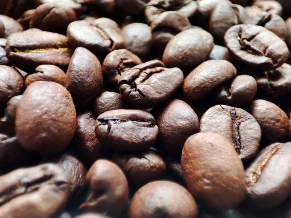 Using NMR-based analysis, Tira et al. were able to identify the most abundant constituents of espresso coffee. Image credit: Sci.News.