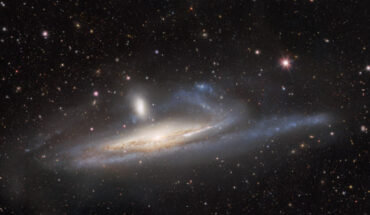 NGC 1532 is caught in a lopsided tug of war with its smaller neighbor, NGC 1531. Image credit: CTIO / NOIRLab / DOE / NSF / AURA / R. Colombari / M. Zamani / D. de Martin, NSF’s NOIRLab.