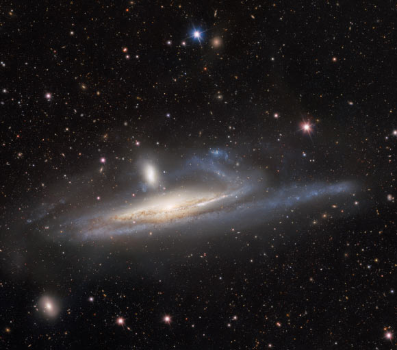 NGC 1532 is caught in a lopsided tug of war with its smaller neighbor, NGC 1531. Image credit: CTIO / NOIRLab / DOE / NSF / AURA / R. Colombari / M. Zamani / D. de Martin, NSF’s NOIRLab.