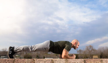 Various exercise training modes improve resting blood pressure, particularly isometric exercise. Image credit: Viktor Ristic.