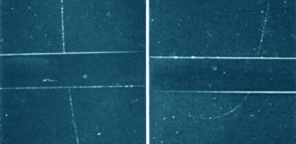 A muon particle passing through lead in a cloud chamber. Image credit: Jino John 1996 / CC BY-SA 4.0.