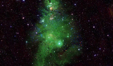 This composite image shows the young star cluster NGC 2264, also known as the Christmas Tree Cluster. Image credit: NASA / CXC / SAO / T.A. Rector, NRAO, AUI, NSF, NOIRLab & AURA / B.A. Wolpa, NOIRLab, NSF & AURA / IPAC / Caltech / Universe of Massachusetts / L. Frattare / J.Major.