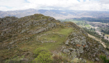 The 4,750-year-old circular plaza is at center with the modern city of Cajamarca in the background. Image credit: Toohey et al., doi: 10.1126/sciadv.adl0572.