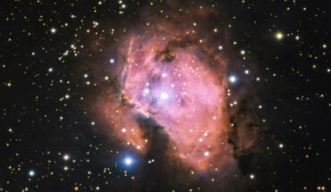 This VLT image shows Gum 46, a nebula located 5,500 light-years away in the constellation of Crux. Image credit: ESO.