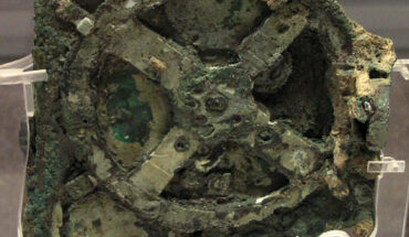 A fragment of the Antikythera mechanism. Imager credit: National Archaeological Museum, Athens / CC BY-SA 3.0.