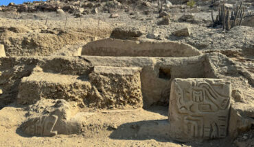 The newly-discovered archaeological site, including carving of a mythological bird creature, at La Otra Banda, Cerro Las Animas, Peru. Image credit: Ucupe Cultural Landscape Archaeological Project.
