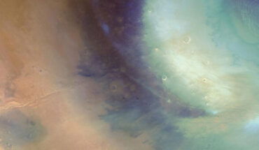 Lee waves on Mars are created by the wind encountering obstacles and build up on the ‘leeward’ or downwind side. Image credit: ESA / DLR / FU Berlin.