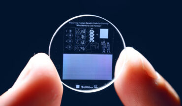 The 5D memory crystal. Image credit: University of Southampton.