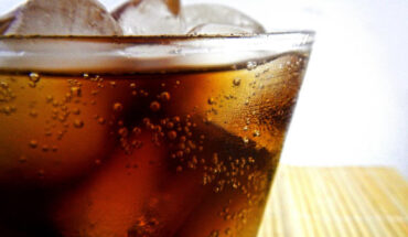 Added sugar intake was positively associated with ischemic stroke and abdominal aortic aneurysm, although the highest risks of most outcomes were found in the lowest intake category; positive linear associations were found between toppings intake and abdominal aortic aneurysm, and between sweetened beverage intake and ischemic stroke, heart failure, atrial fibrillation, and abdominal aortic aneurysm; negative linear associations were found between treats intake (pastries, ice cream, chocolate, and sweets) and all outcomes, and between toppings intake (table sugar, honey, jams, and marmalades) and heart failure and aortic stenosis. Image credit: Ernesto Rodriguez.