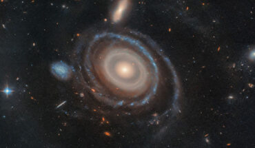 Pasha et al. detected nine rings around LEDA 1313424, a ring galaxy approximately 567 million light-years away in the constellation of Pisces. They also confirmed which galaxy dove through LEDA 1313424, creating these rings: the blue dwarf galaxy that sits to its immediate center-left. Image credit: NASA / ESA / Hubble / Imad Pasha & Pieter van Dokkum, Yale University.