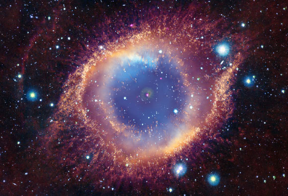 WD 2226-210 resides in the center of the Helix Nebula. Image credit: NASA / CXC / SAO / Univ Mexico / Estrada-Dorado et al. / JPL / ESA / STScI / M. Meixner / NRAO / T.A. Rector / ESO / VISTA / J. Emerson / K. Arcand.