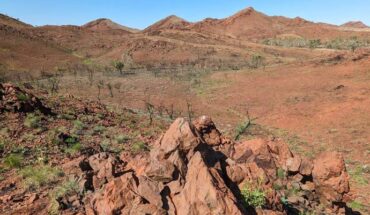 Shatter cones at the North Pole Dome in the center of the Pilbara region, Australia. Image credit: Curtin University.