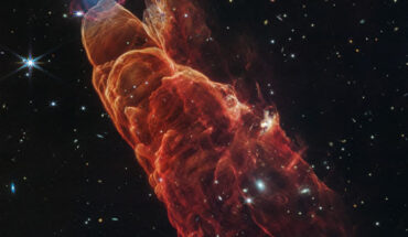 Webb observed Herbig-Haro 49/50 in high-resolution near- and mid-infrared light with the NIRCam and MIRI instruments. Image credit: NASA / ESA / CSA / STScI.