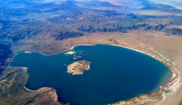 Aerial view of Mono Lake. Image credit: Dick Lyon / CC BY 4.0.